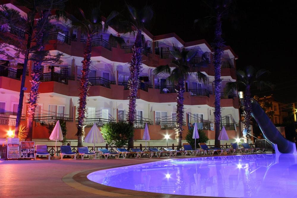 Semoris Hotel Side Exterior foto